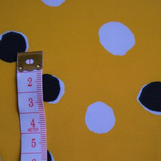 Topos irregulares con fondo amarillo Topos irregulares con fondo amarillo